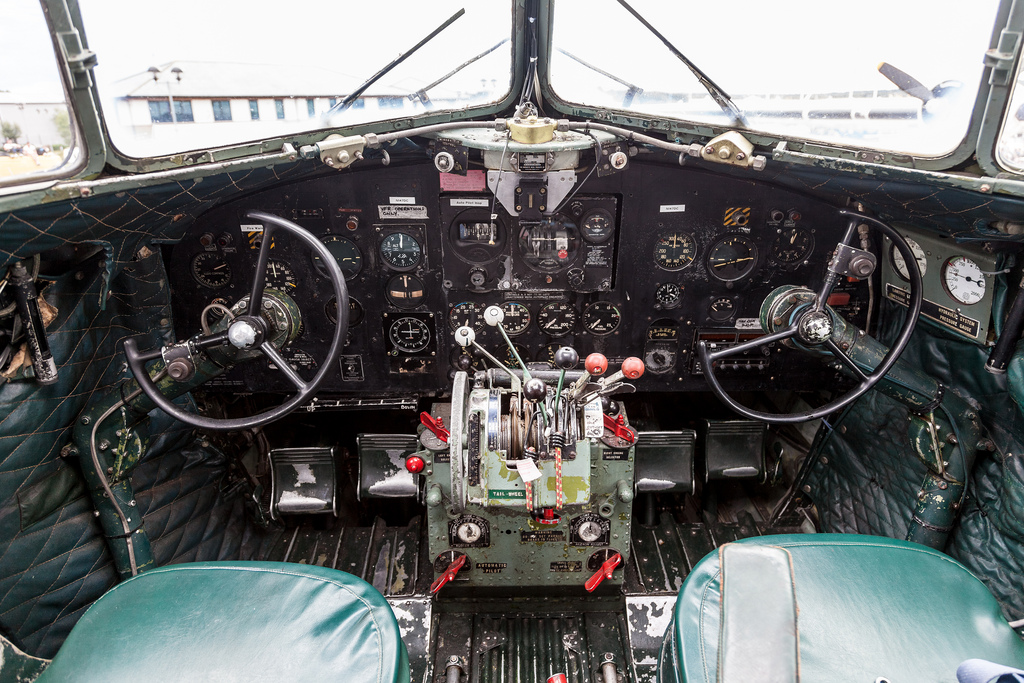 Cockpit DC3